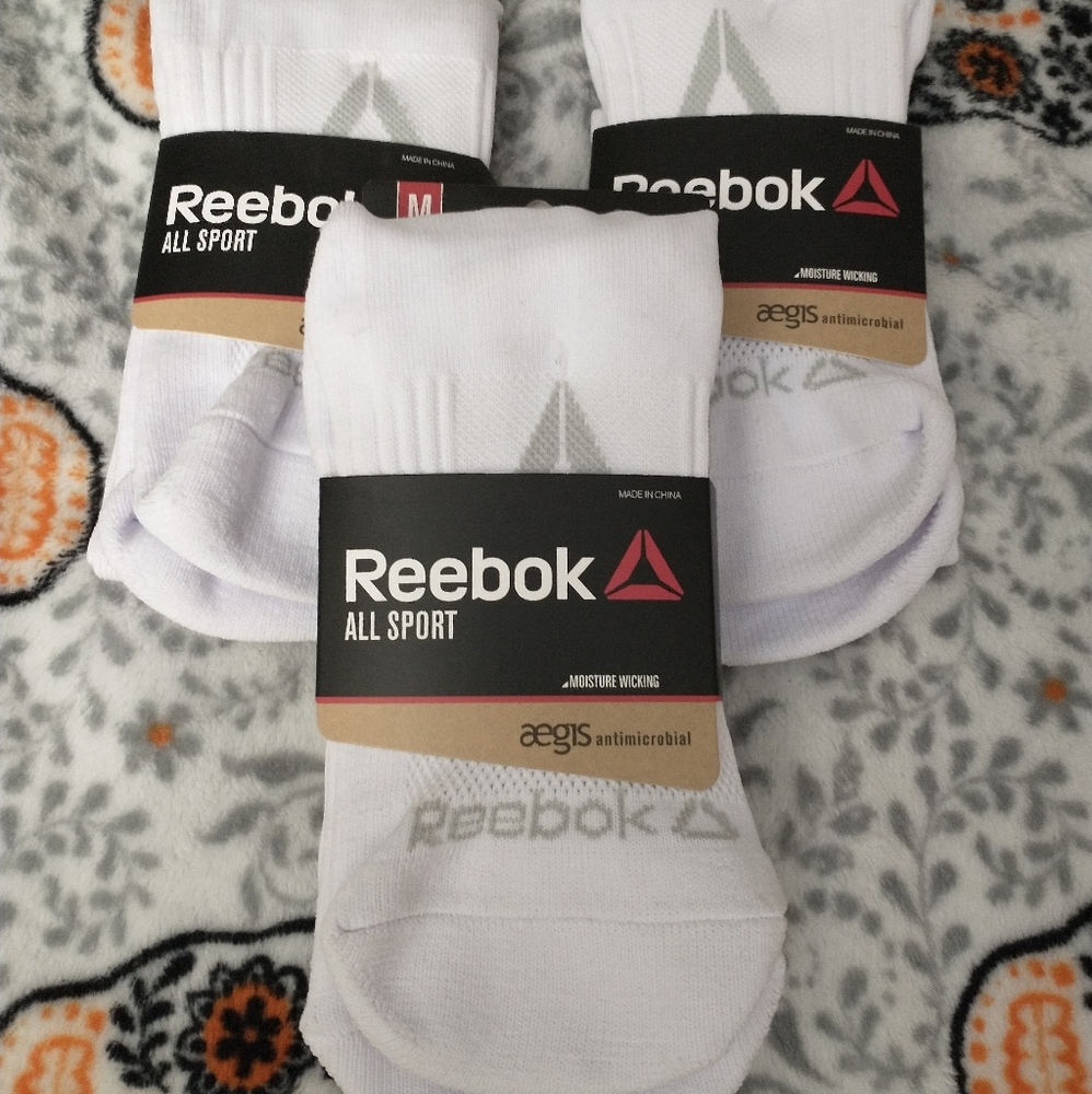 NWT Reebok sport socks size M
